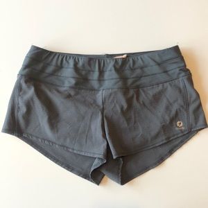 Oiselle Gray Roga Shorts Sz 2